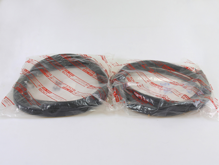 FOR 87-92 TOYOTA COROLLA E90 SERIES AE92 94 91 AE97 FRONT DOOR WEATHERSTRIPS L//R